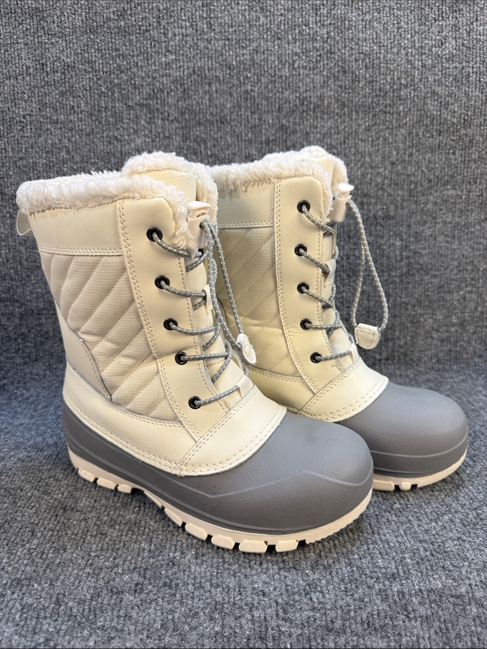 All In Motion Cream and Gray Quilted Lace-Up Winter Boots Size 4